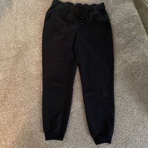 Lululemon on the fly jogger